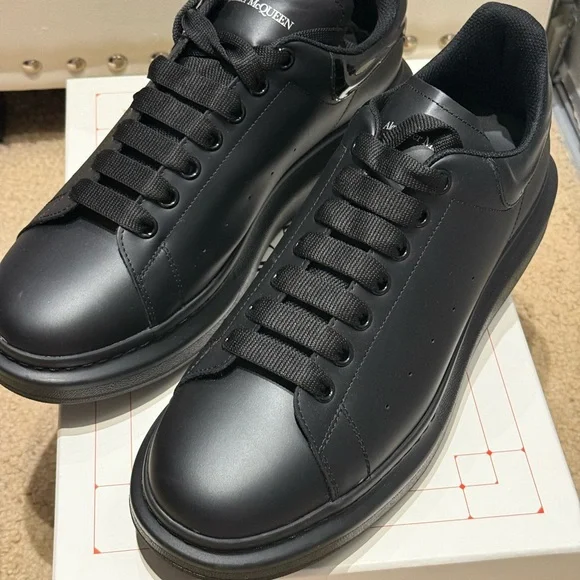 Chunky Sole Alexander Mcqueen Chunky Sneaker Alexander  display picture 1